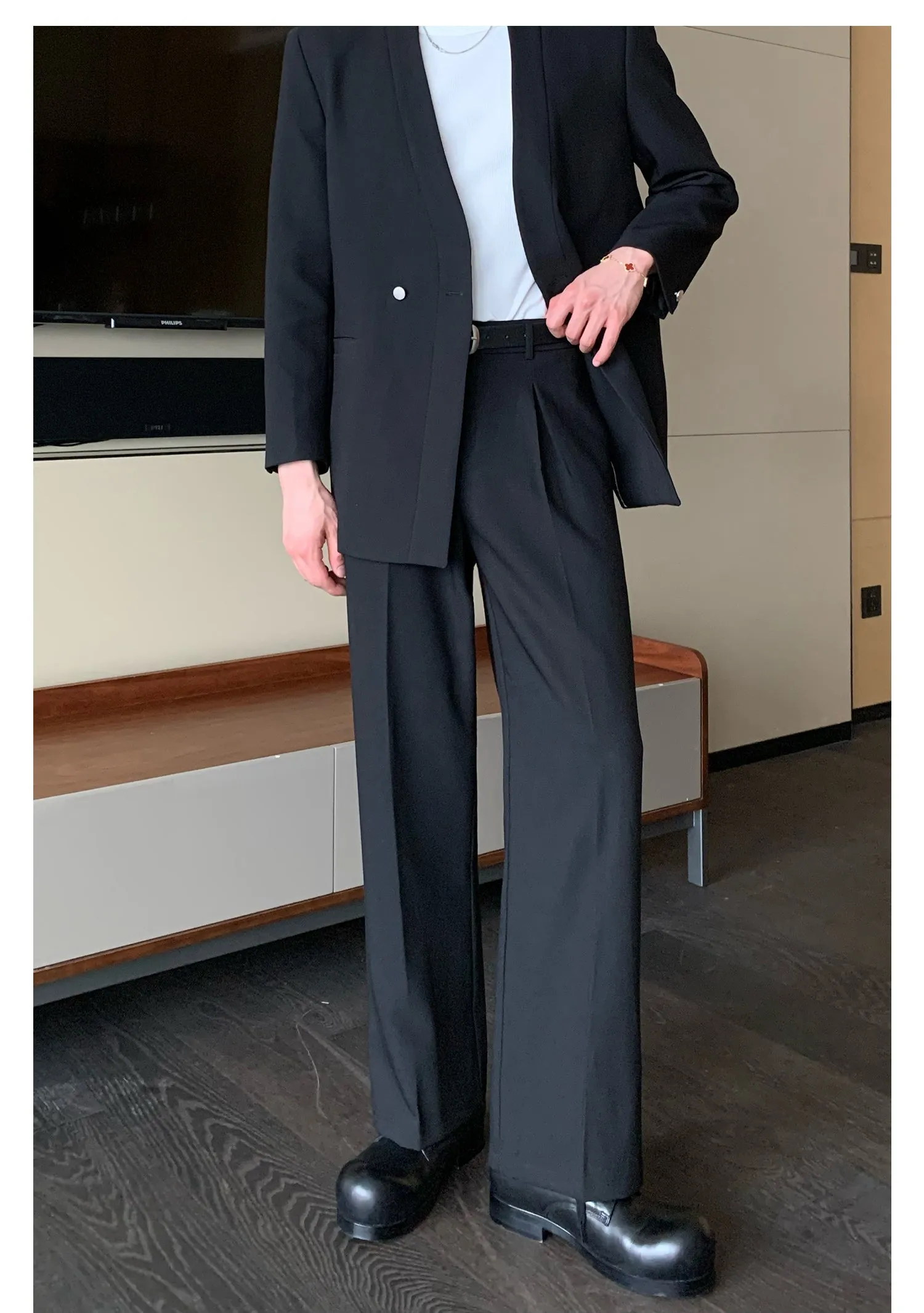 Cui Sleek Versatile Pleated Pants