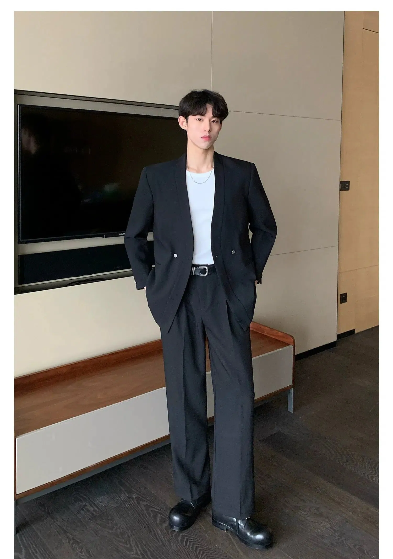 Cui Sleek Versatile Pleated Pants